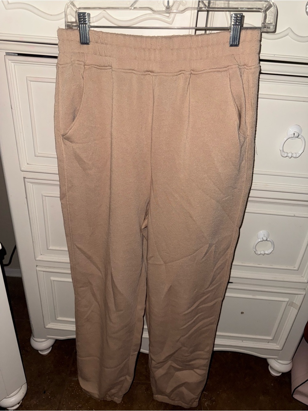 Classic Relaxed-Fit Women's Sweatpants - Beige